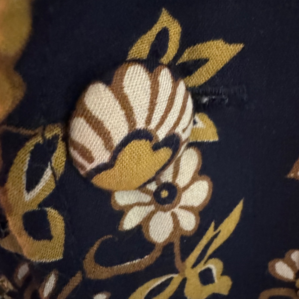 Liz Claiborne Floral Black and Gold Women's Vest 10 Petite - Picture 5 of 9